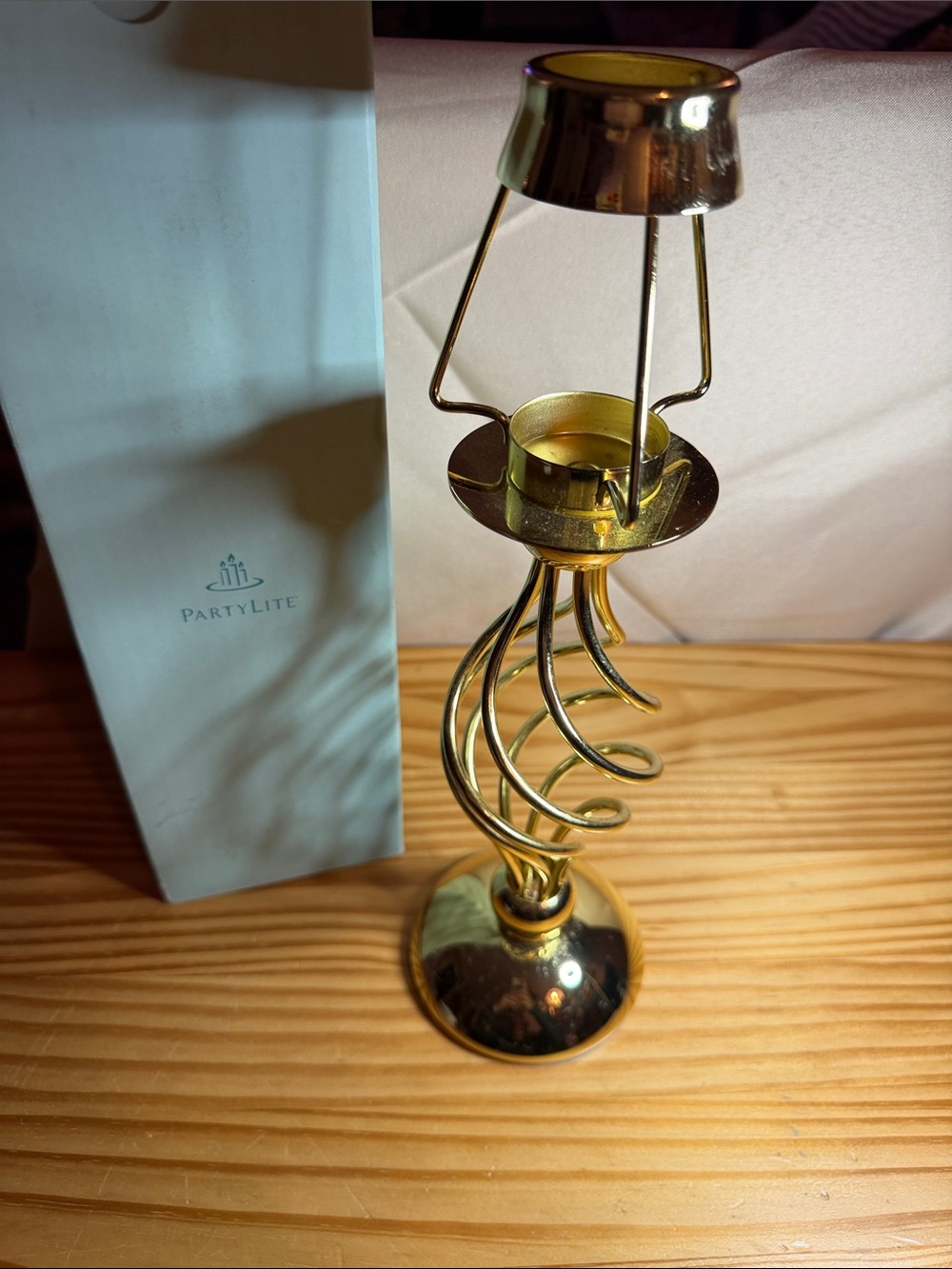 Vintage PartyLite Paragon Brass Spiral Tealight Candle Lamp with Frosted Kerchie